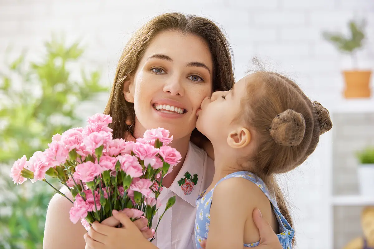 Kaufman - mother and daughter with flowers